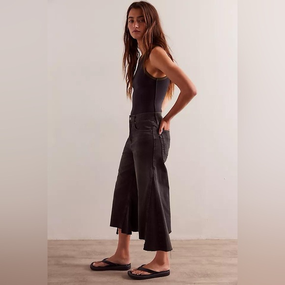 Free People We The Free Ripple Wide Leg Crop Black Distressed Denim NEW - Picture 3 of 4